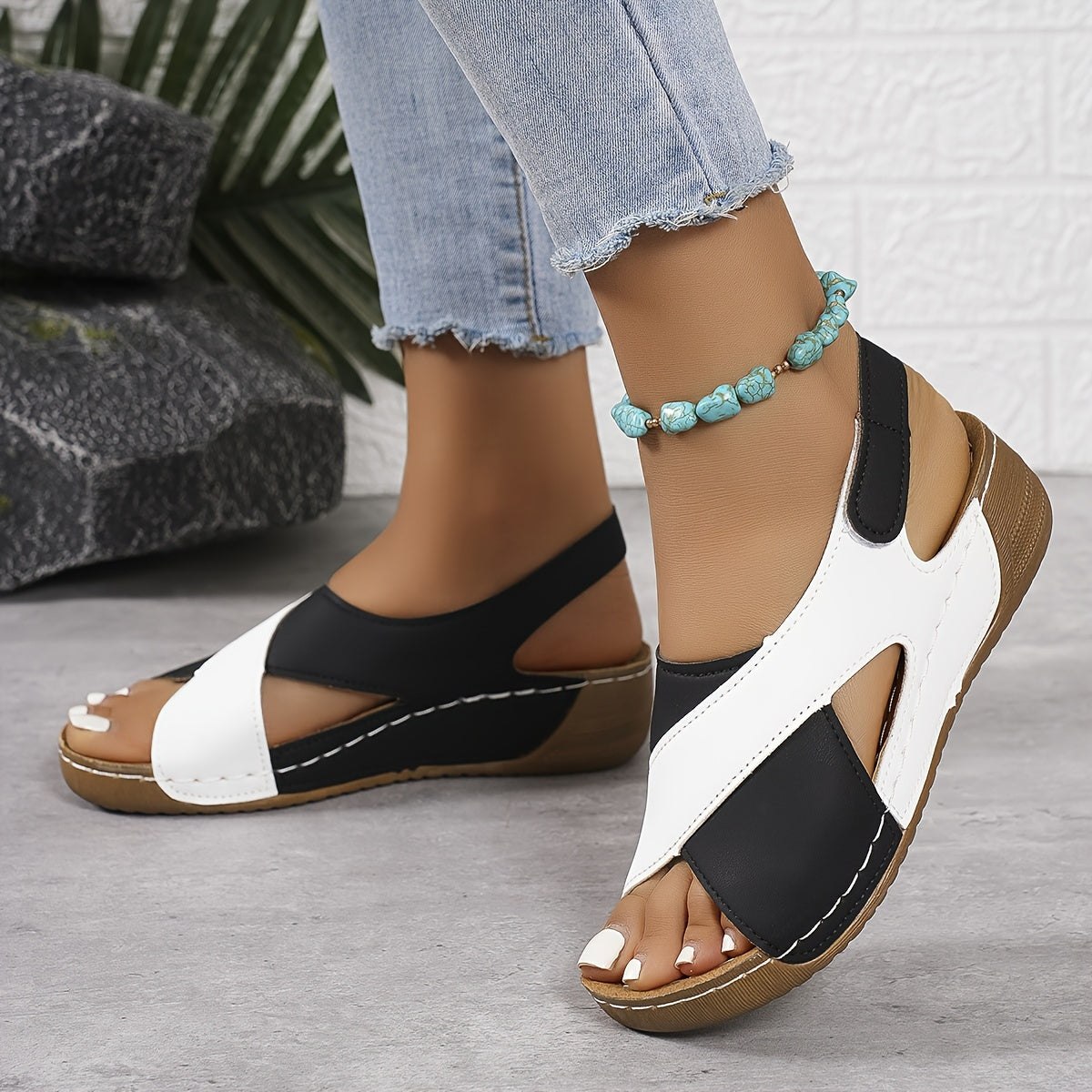 Laura™ Ultra Comfortable Orthopedic Sandal