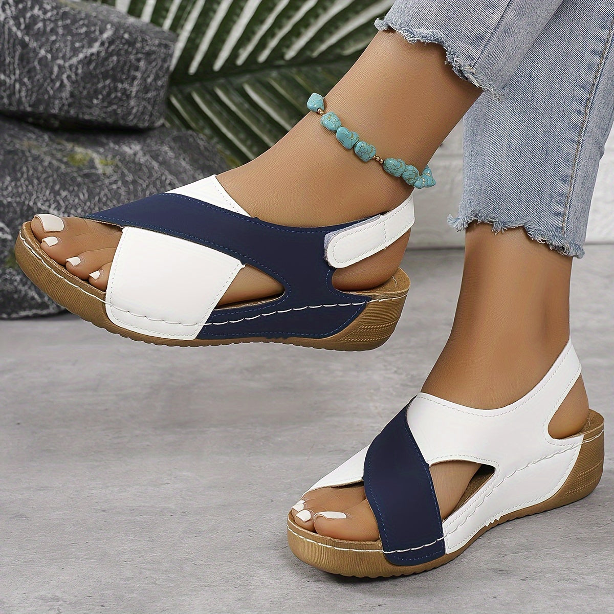 Laura™ Ultra Comfortable Orthopedic Sandal