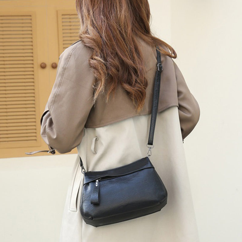 Baron™ CLASSIC LEATHER CROSSBODY BAG